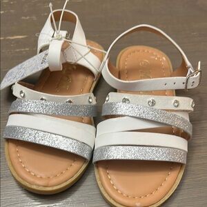 NWT! Mudd White and Silver Sandals with Multi-Strap Design. 11
